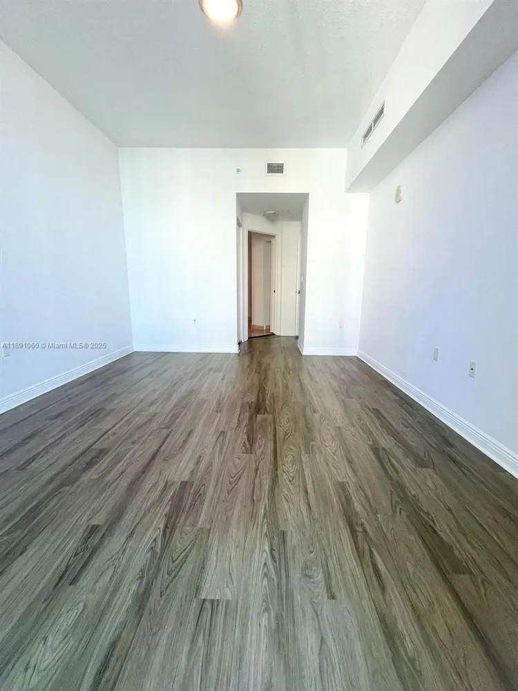 Duo Condo #2404W image #9