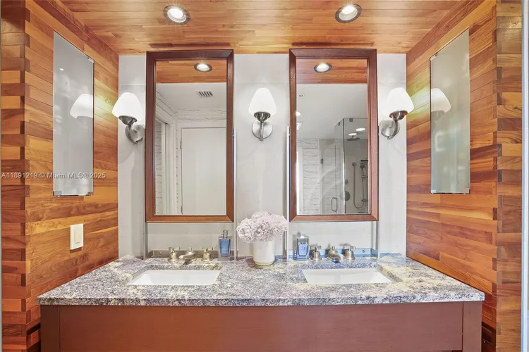 Carillon Condo North Tower #1610 image #15