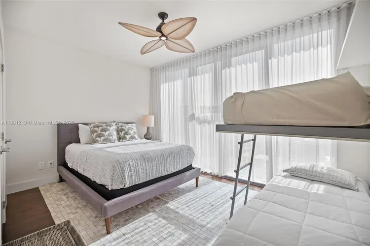 Carillon Condo North Tower #1610 image #17