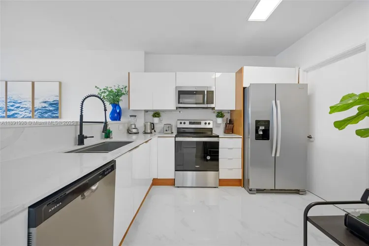 Marina Bay Club #708 image #7