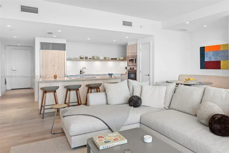 Carillon Condo North Tower #2601 image #16