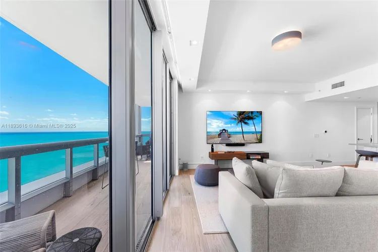 Carillon Condo North Tower #2601 image #21