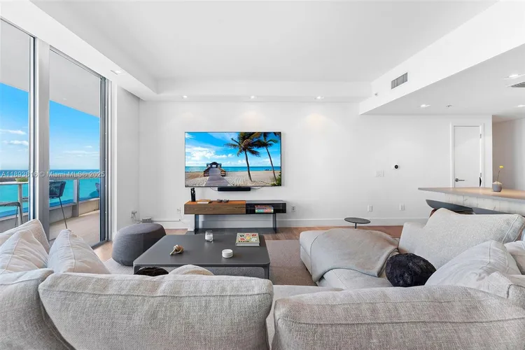 Carillon Condo North Tower #2601 image #25