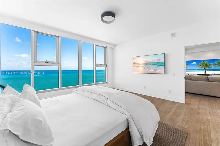 Carillon Condo North Tower #2601 image #26