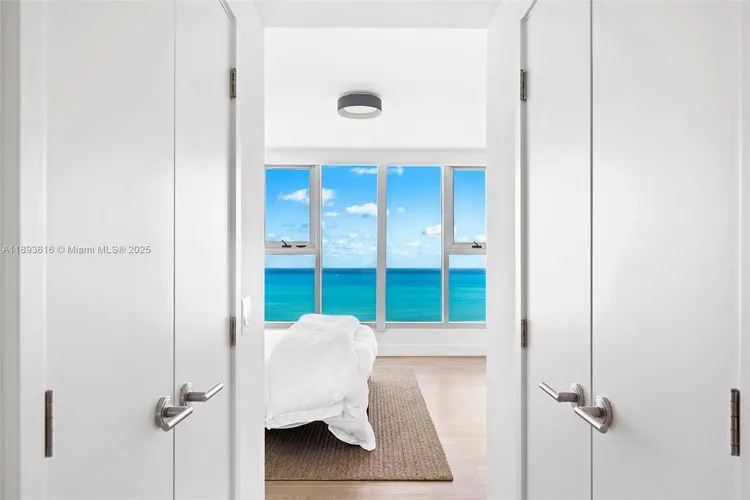 Carillon Condo North Tower #2601 image #33