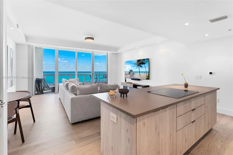 Carillon Condo North Tower #2601 image #6