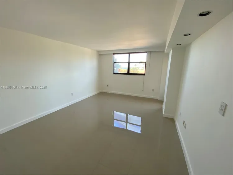 Venetian Isle Condo #202 image #14