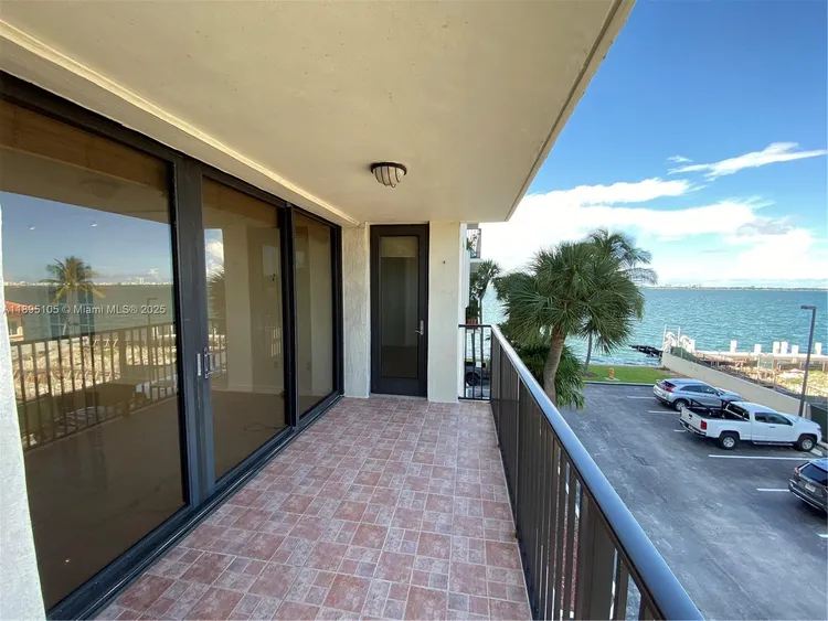 Venetian Isle Condo #202 image #23