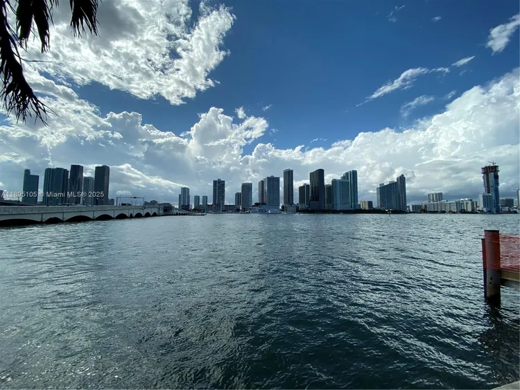 Venetian Isle Condo #202 image #26