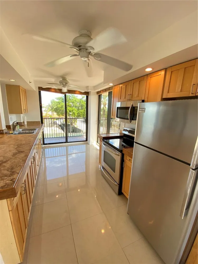 Venetian Isle Condo #202 image #7