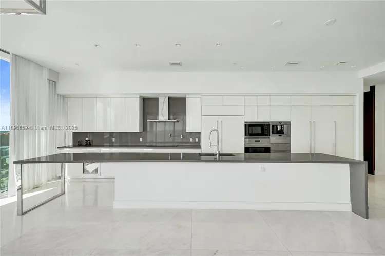 Chateau Beach Residences #2302 image #8