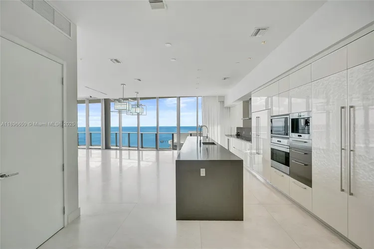 Chateau Beach Residences #2302 image #9