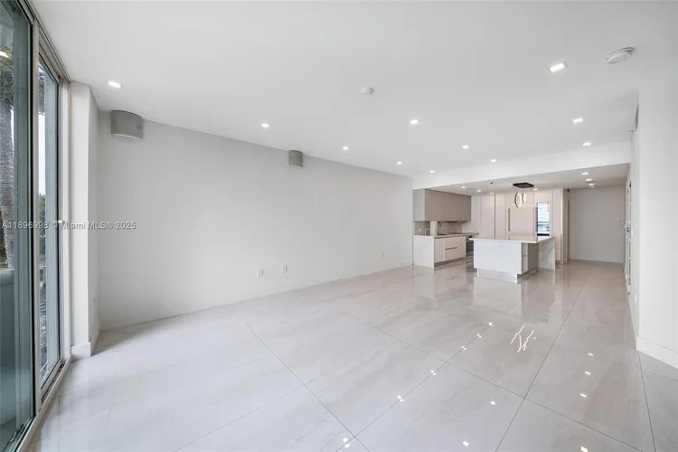 360 Condo #207 image #11