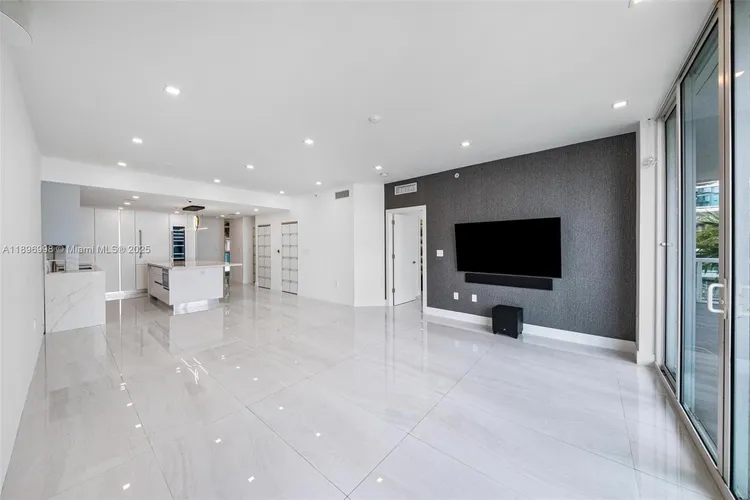 360 Condo #207 image #12