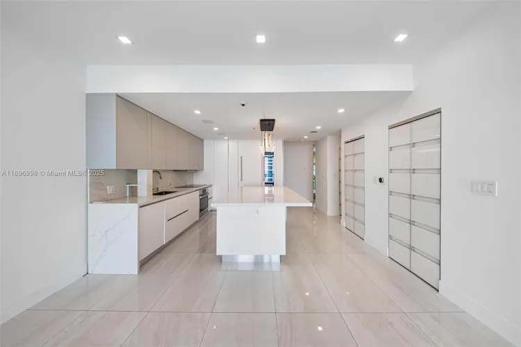 360 Condo #207 image #13