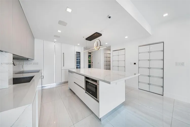 360 Condo #207 image #14