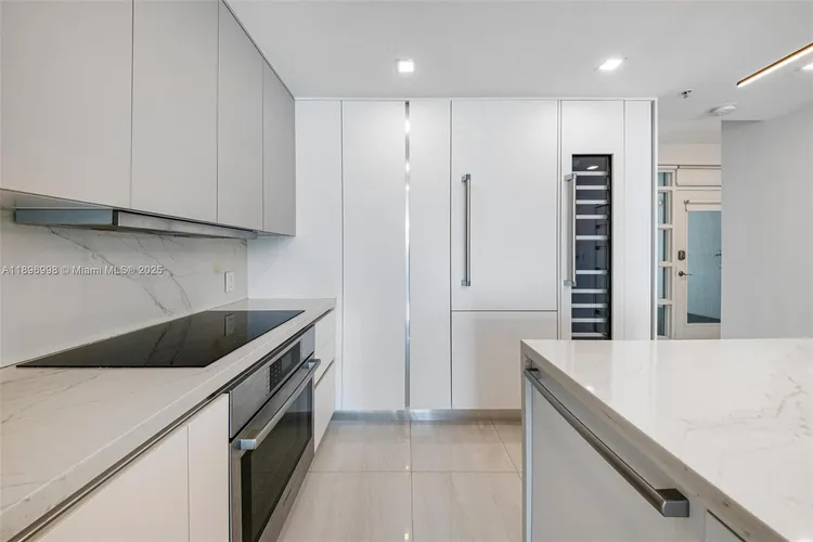 360 Condo #207 image #15