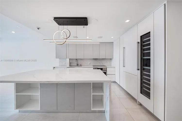 360 Condo #207 image #18