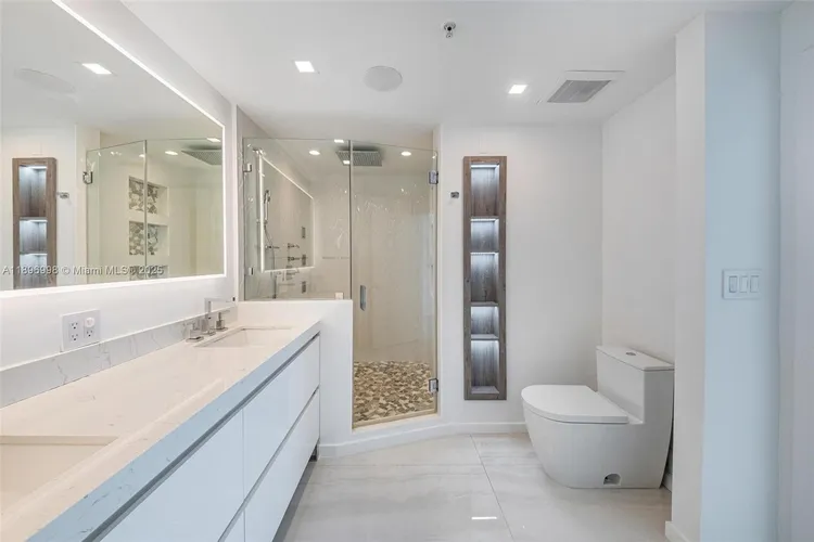 360 Condo #207 image #24