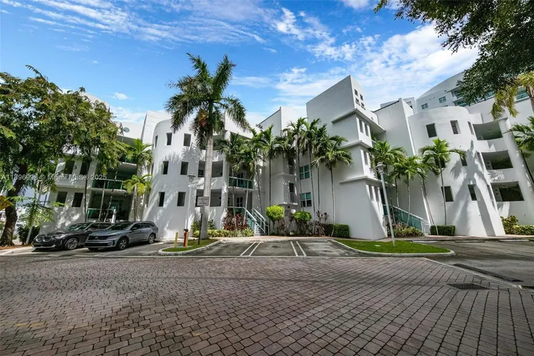 360 Condo #207 image #40