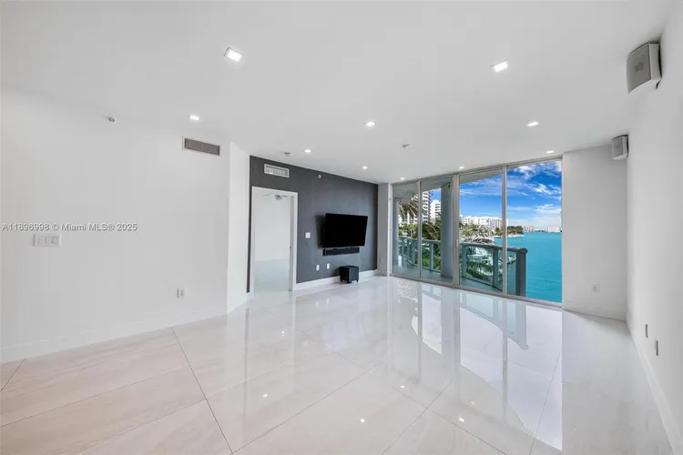 360 Condo #207 image #8