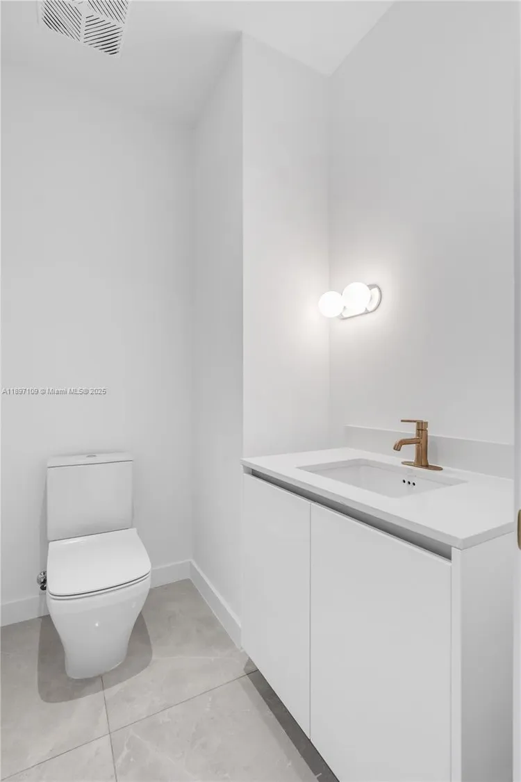 Mr. C Residences Bayshore Tower #1506 image #13