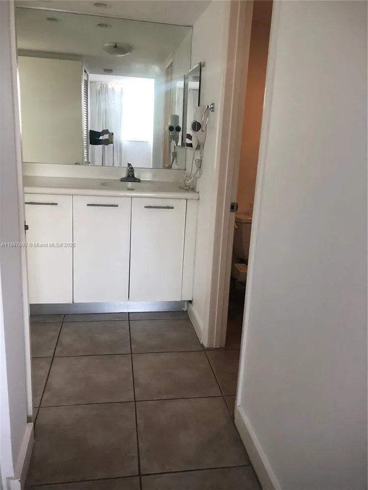 Nirvana 3 #B401 image #11