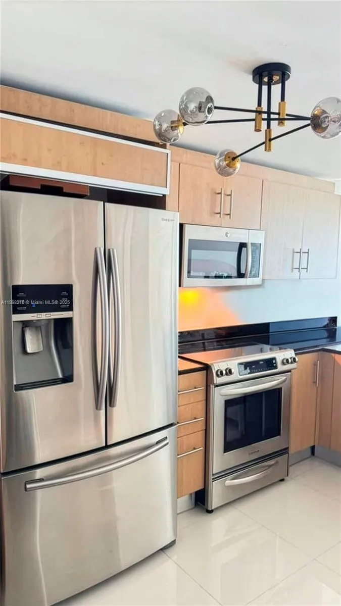 Harbour House #802 image #17