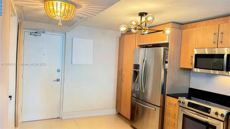 Harbour House #802 image #18