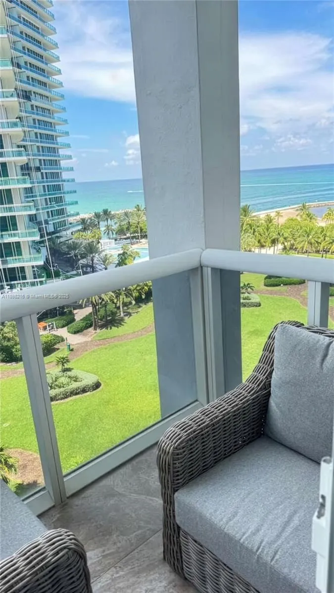 Harbour House #802 image #6