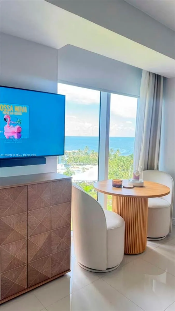 Harbour House #802 image #7