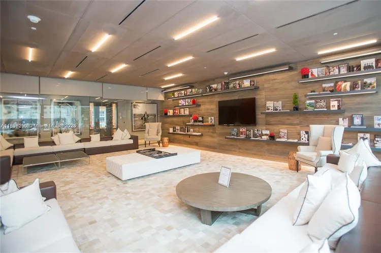 The Bond #1506 image #12