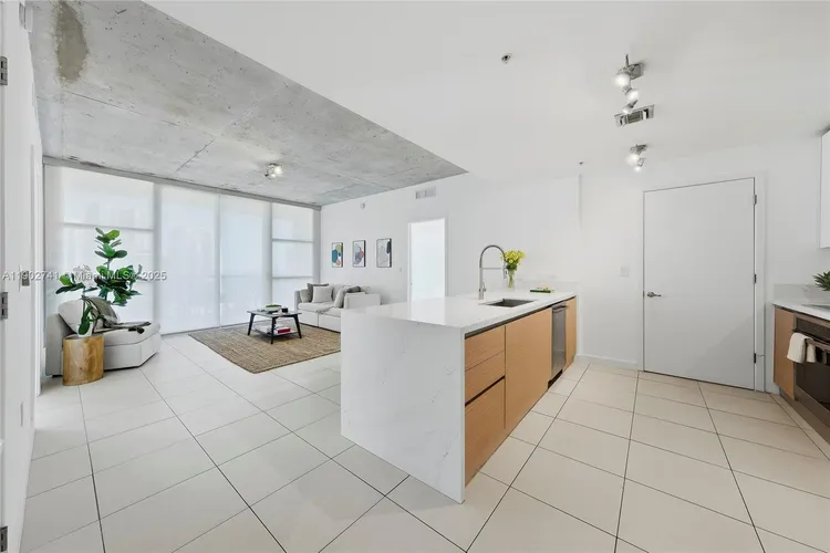 Midtown 4 #H2804 image #13