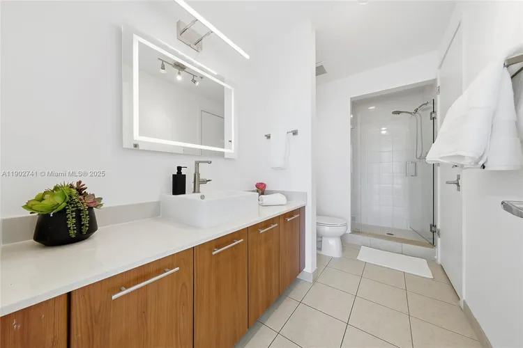 Midtown 4 #H2804 image #18