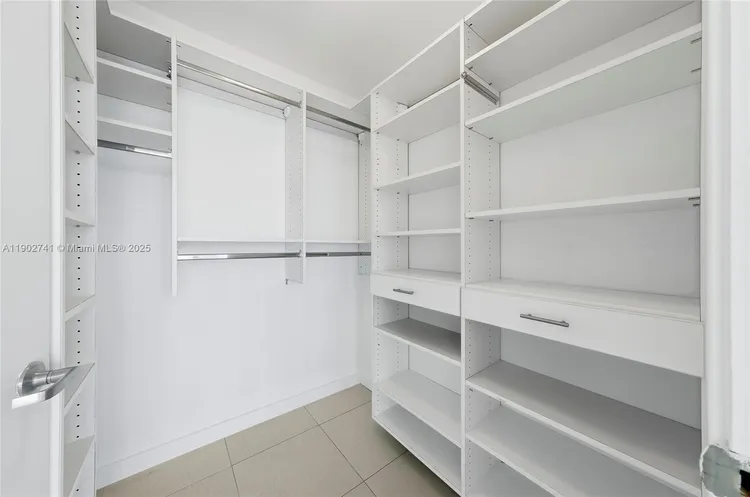 Midtown 4 #H2804 image #20