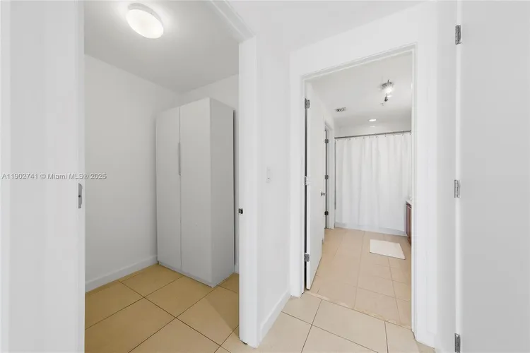 Midtown 4 #H2804 image #27