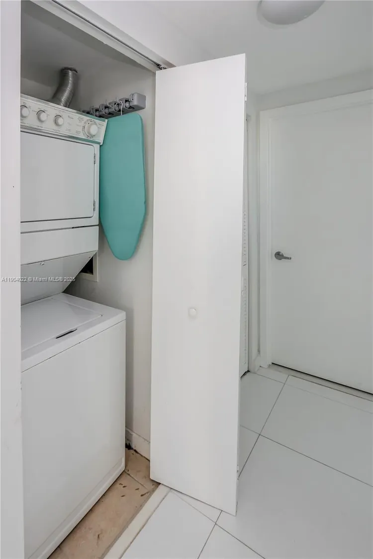 One Miami #1722 image #10