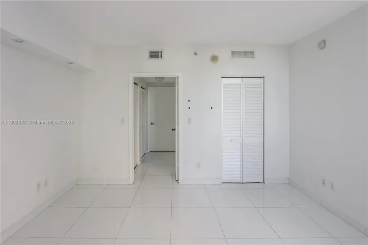 One Miami #1722 image #12