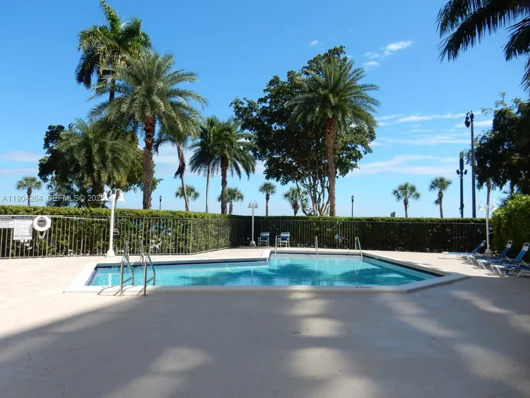 Bayshore Place #1406D image #17