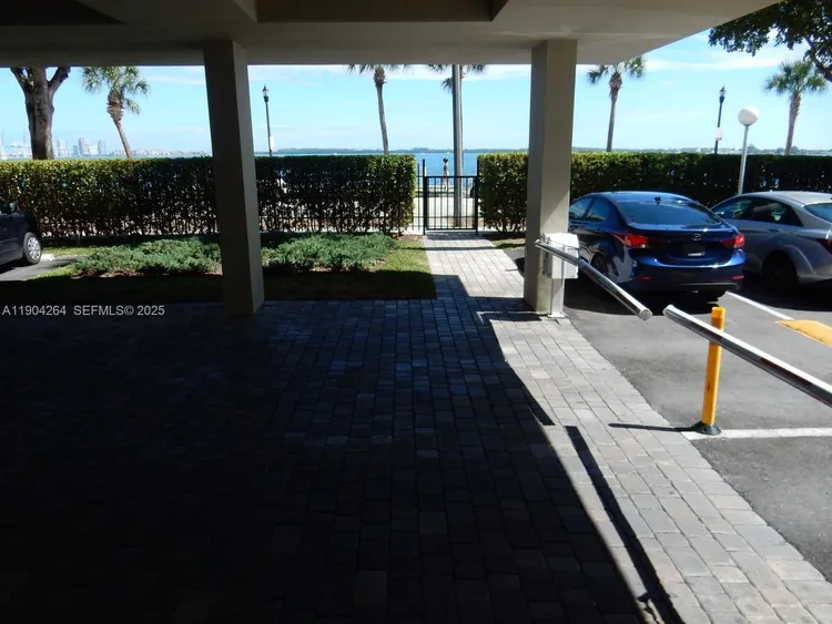 Bayshore Place #1406D image #23