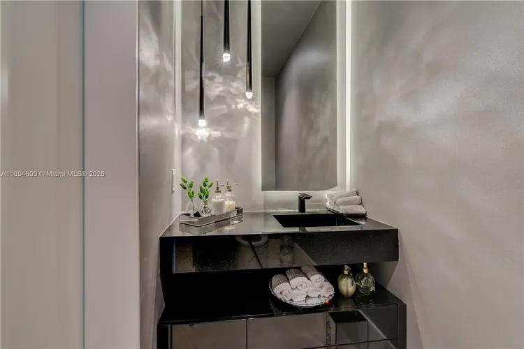 Porsche Design Tower #2403 image #15