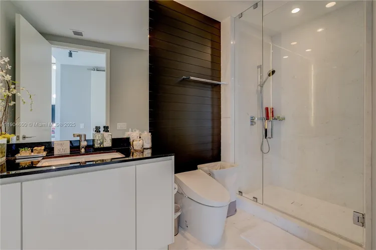 Porsche Design Tower #2403 image #20