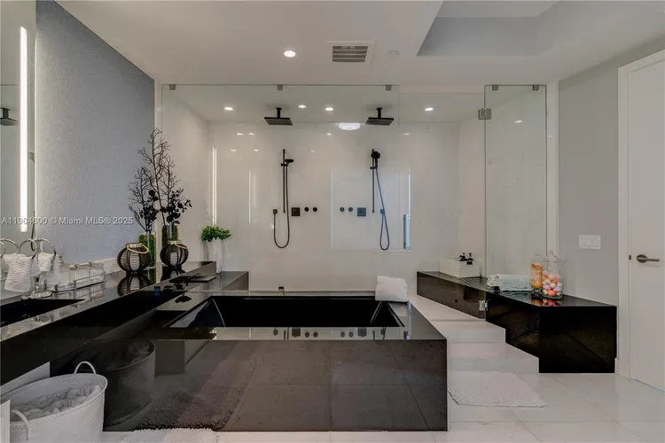 Porsche Design Tower #2403 image #24