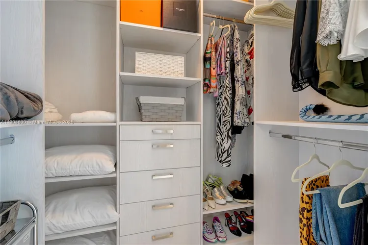 Porsche Design Tower #2403 image #25