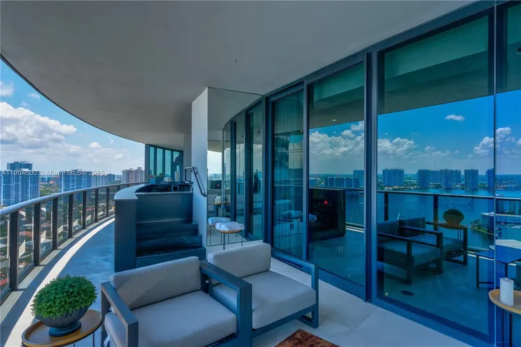 Porsche Design Tower #2403 image #31