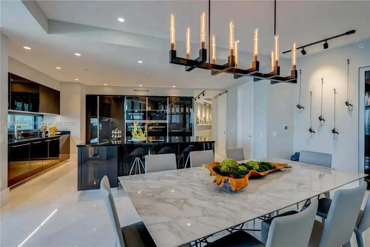 Porsche Design Tower #2403 image #6