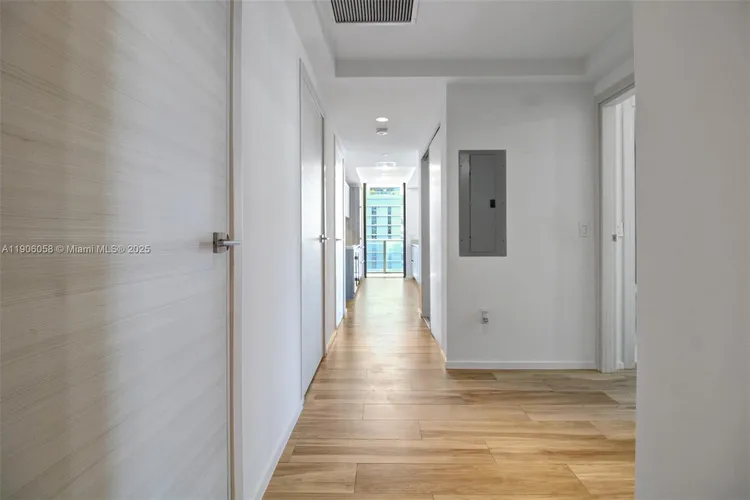 SLS Lux Brickell #4309 image #21