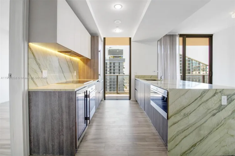 SLS Lux Brickell #4309 image #6