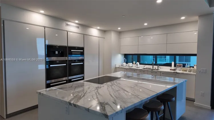 Porsche Design Tower #905 image #37