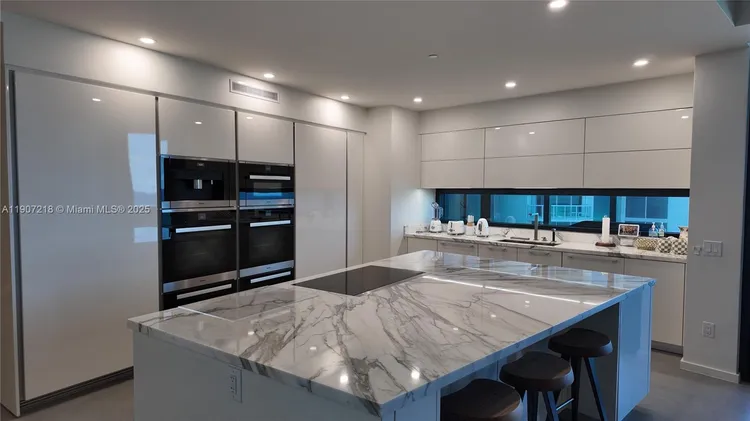 Porsche Design Tower #905 image #6